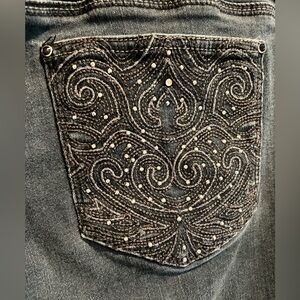 CHICO’S So Slimming🖤Black, Skinny Jeans with Intricate Embroidery & Sparkle